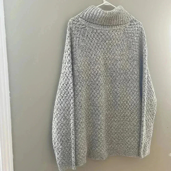 ❤️2/$40❤️EUC[2XL] Denver Hayes Light Gray Turtle  Neck Knit Sweater - Picture 5 of 5